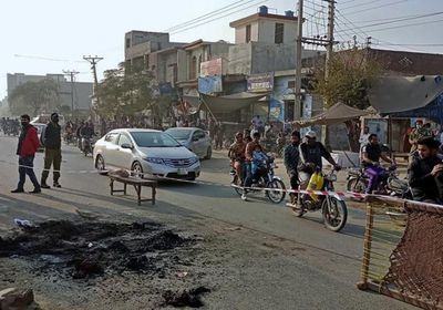 مقتل 8 في انفجار أمام مقر حزب غرب باكستان