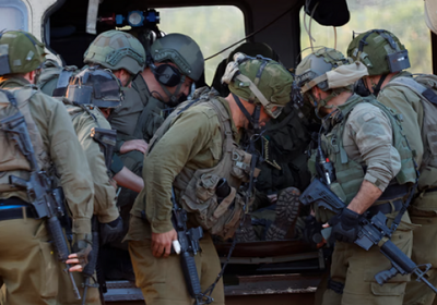 الجيش الإسرائيلي يعلن إصابة ضابط وجنديين قرب الحدود اللبنانية