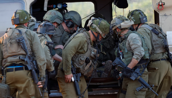 الجيش الإسرائيلي يعلن إصابة ضابط وجنديين قرب الحدود اللبنانية