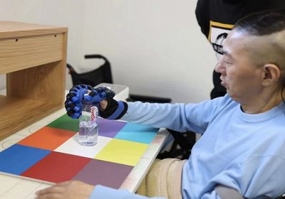 الصين تتنافس مع نيورالينك لزرع شرائح في الدماغ