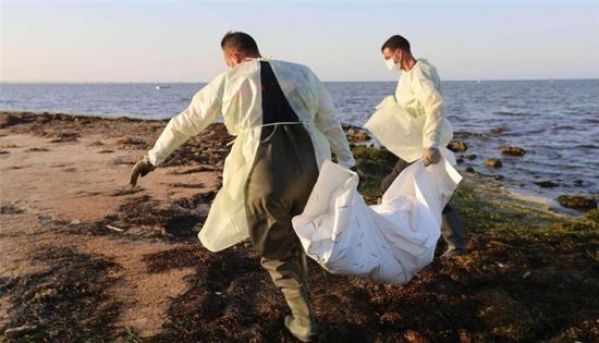 تونس: انتشال جثث 13 مهاجراً سودانياً قبالة سواحل صفاقس