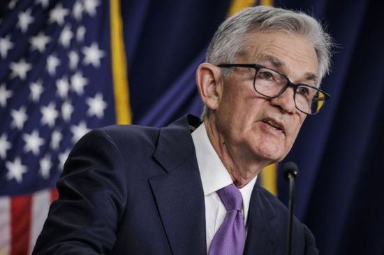 رئيس الفيدرالي في شيكاغو لا يستبعد خفض الفائدة في مارس