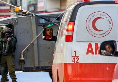 قوات الاحتلال تعتقل عددًا من طواقم الهلال الأحمر