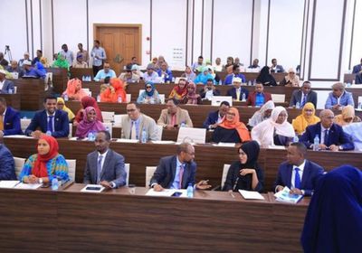 بالأغلبية الساحقة.. البرلمان الصومالي يصادق على الانضمام إلى مجموعة دول شرق إفريقيا