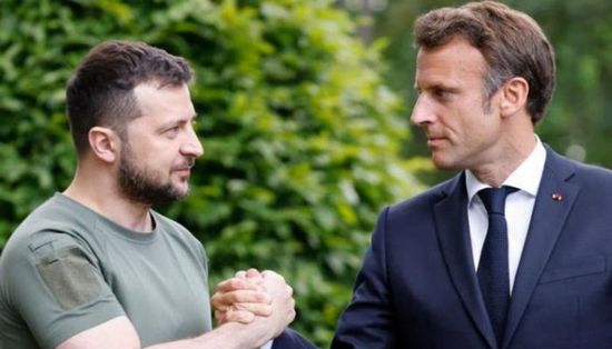 هاتفيًا.. ماكرون وزيلينسكي يبحثان الأوضاع على الجبهة في أوكرانيا