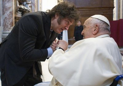 لقاء أول بين الرئيس الأرجنتيني والبابا فرنسيس في روما