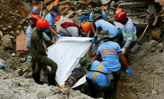 الفلبين: ارتفاع حصيلة ضحايا الانهيار الأرضي لـ54 شخصًا