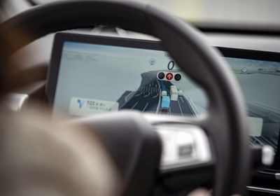 بايدن ينوي حظر واردات السيارات الذكية الصينية لحماية البيانات