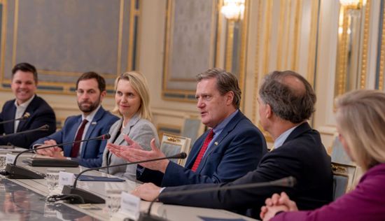 رئيس المخابرات بالكونجرس يحذر من تهديد خطير