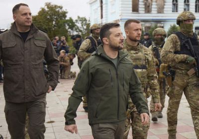 مستشار زيلينسكي يرد على تورط أقاربه بالعمل مع روسيا