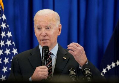 بايدن يؤجل ترحيل آلاف الفلسطينيين من أمريكا