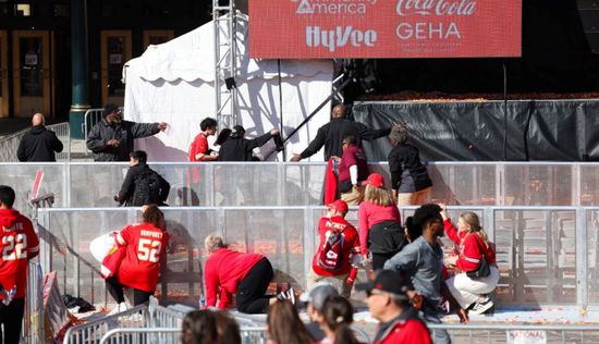 قتيل و21 جريحا في إطلاق نار بكانساس الأمريكية