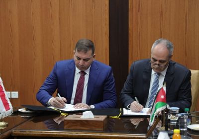 الأردن والعراق يوقعان اتفاقية لتزويد بغداد بالكهرباء