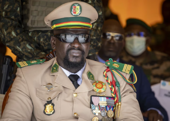 المجلس العسكري الحاكم في غينيا يقرر حلّ الحكومة