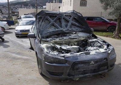 بحماية قوات الاحتلال.. مستوطنون يهاجمون قرية في نابلس