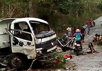 مصرع 15 شخصًا في سقوط شاحنة بالفلبين