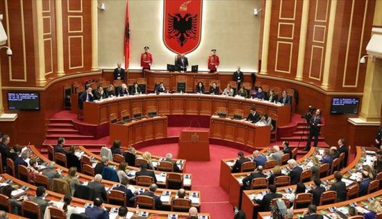 البرلمان الألباني يقر اتفاقية الهجرة مع إيطاليا
