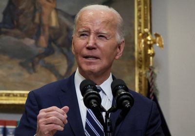 بايدن يجتمع بأسرة نافالني ويعد بفرض عقوبات على بوتين