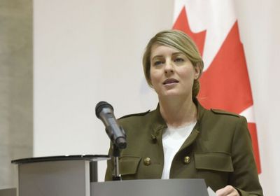 كندا تحظر تصدير مواد تدخل في صناعة الأسلحة إلى روسيا