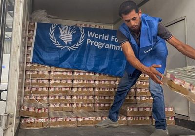 العاروري: إسرائيل وقفت تأشيرات عمال الإغاثة الدوليين في الضفة وغزة