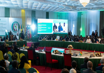 بعد النيجر.. "إكواس" ترفع عقوباتها على غينيا ومالي