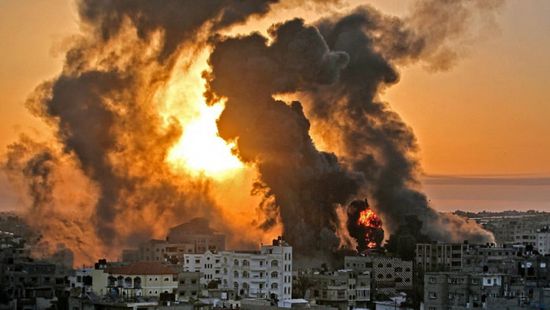 استشهاد 25 فلسطينيًا في قصف إسرائيلي بدير البلح