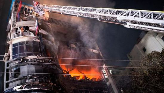 بينهم أطفال.. مصرع 45 شخصًا إثر حريق هائل بمبنى في بنغلاديش