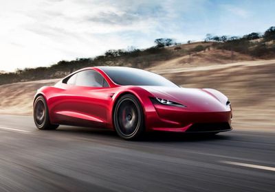 أستون مارتن تؤجل طرح أول سياراتها الكهربائية إلى 2026