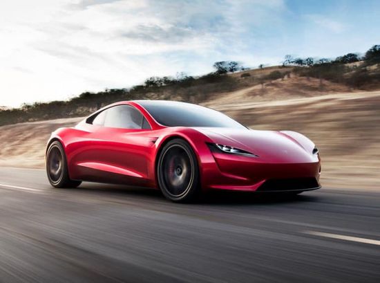 أستون مارتن تؤجل طرح أول سياراتها الكهربائية إلى 2026