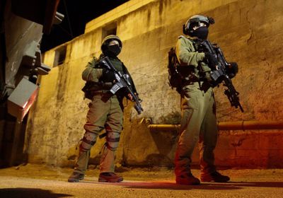 بعد طعن مستوطن.. قوات الاحتلال تعتقل فلسطينيًا