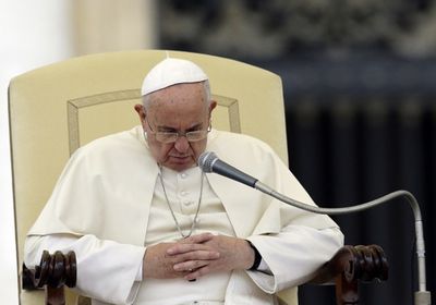 بابا الفاتيكان يعلن إصابته بالتهاب الشعب الهوائية