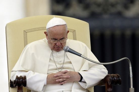 بابا الفاتيكان يعلن إصابته بالتهاب الشعب الهوائية