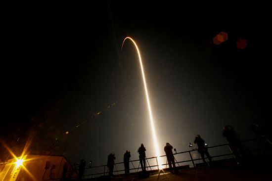 سبيس إكس تطلق طاقم ناسا الثامن إلى المدار