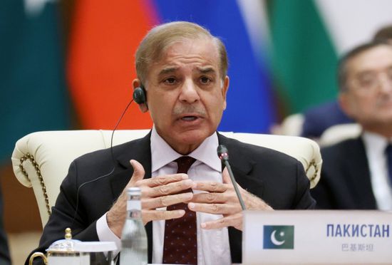 شهباز شريف يؤدي اليمين رئيسا للوزراء في باكستان