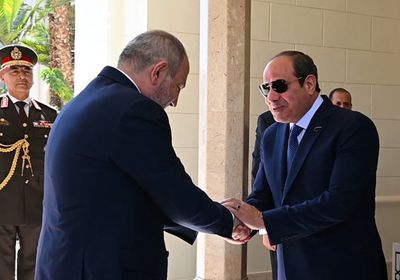 الرئيس المصري يستقبل رئيس وزراء أرمينيا بقصر الاتحادية