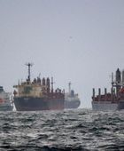 مجموعة شحن سويسرية تؤكد استهداف سفينتها قرب خليج عدن