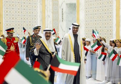 رئيس الإمارات مغردا: تربطنا بالكويت علاقات أخوية تاريخية
