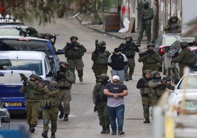 وزير الدفاع الإسرائيلي يحذر: انفجار مرتقب بالضفة في رمضان