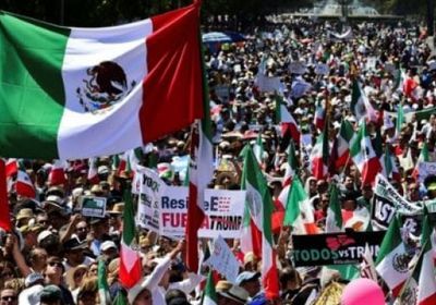 متظاهرون يقتحمون القصر الرئاسي في المكسيك