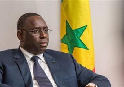 رئيس السنغال يحل الحكومة