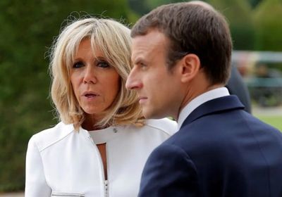 الرئيس الفرنسي يدين معلومات كاذبة حول زوجته