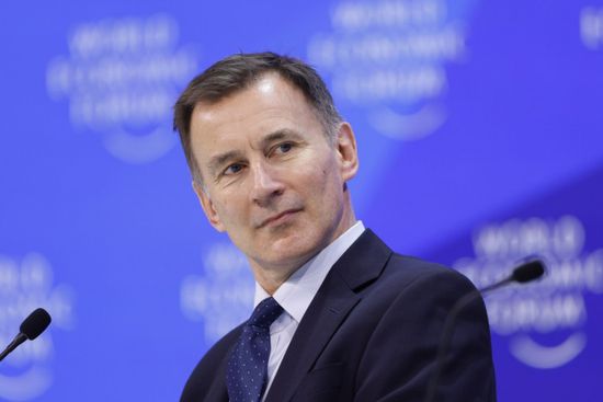 وزير الخزانة البريطاني يعلن خطة لتحسين الإنتاجية