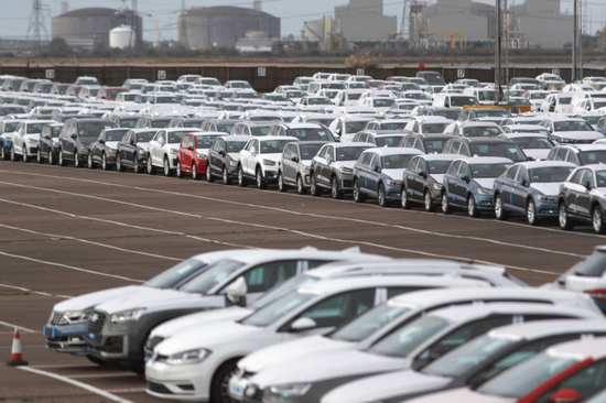 مبيعات السيارات الجديدة في بريطانيا تقفز للشهر الـ19