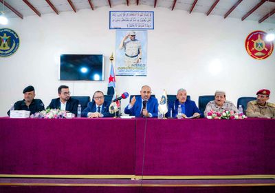 الرئيس الزُبيدي: فخور ببطولات القوات الجنوبية بمواجهة الحوثي والإرهاب