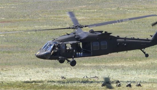 إصابة 3 ضباط إسرائيليين إثر اصطدام مروحية بعمود