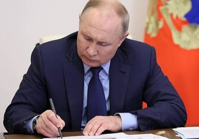 بوتين يوقع قانونًا يتيح استخدام الأصول المالية في التسويات الدولية