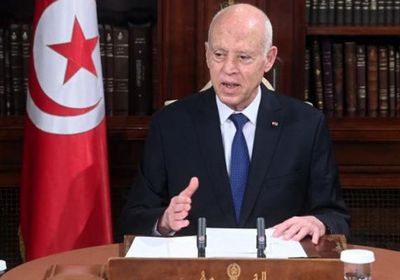 الرئيس التونسي يقيل وزيري المواصلات والثقافة