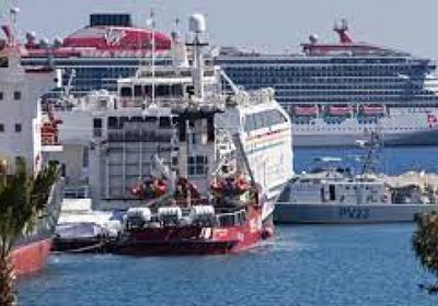 أول سفينة مساعدات تبحر من قبرص الى قطاع غزة