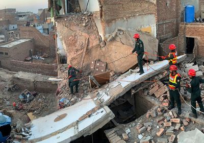 باكستان.. مصرع 9 أشخاص إثر انهيار مبنى سكني بمقاطعة البنجاب