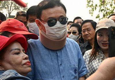 رئيس الوزراء التايلاندي السابق يظهر علنا للمرة الأولى